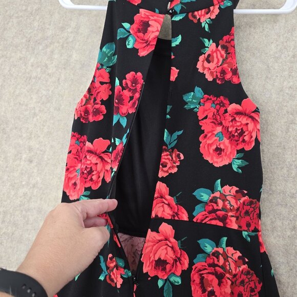 BCX Floral Sleeveless Dress With Keyhole Back & Ruffled Hem  Size 9 - Picture 3 of 8